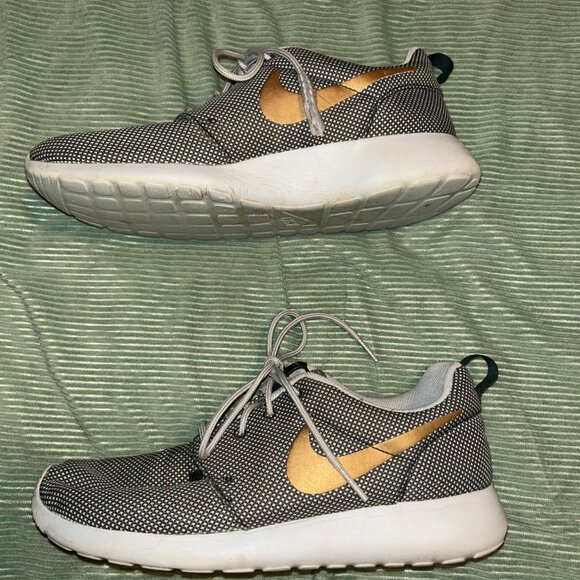 Shoes - Picture 3 of 5